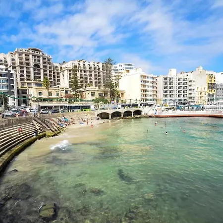 Shared Near Sliema Rum i privatbostad