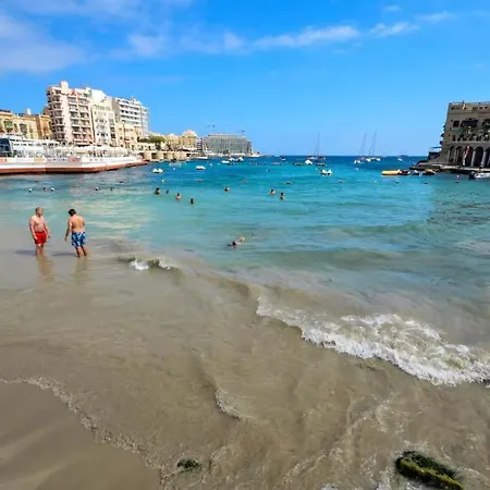 Shared Near Sliema Rum i privatbostad